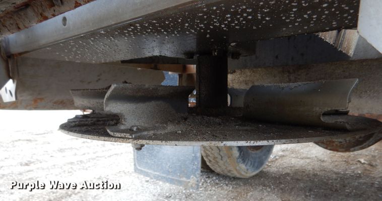 image for item DF3048 2002 International 4900 dump truck