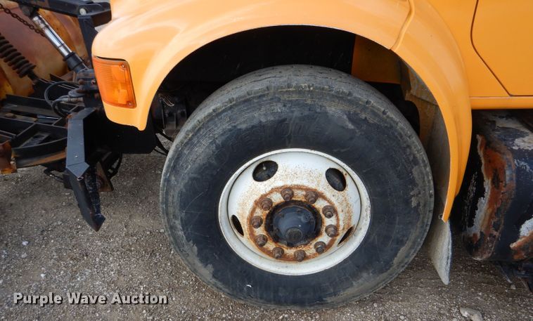 image for item DF3048 2002 International 4900 dump truck