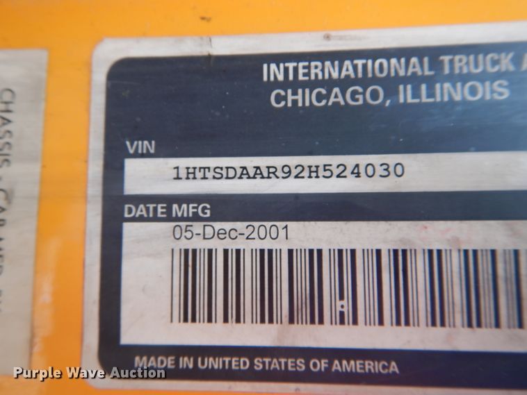 image for item DF3048 2002 International 4900 dump truck