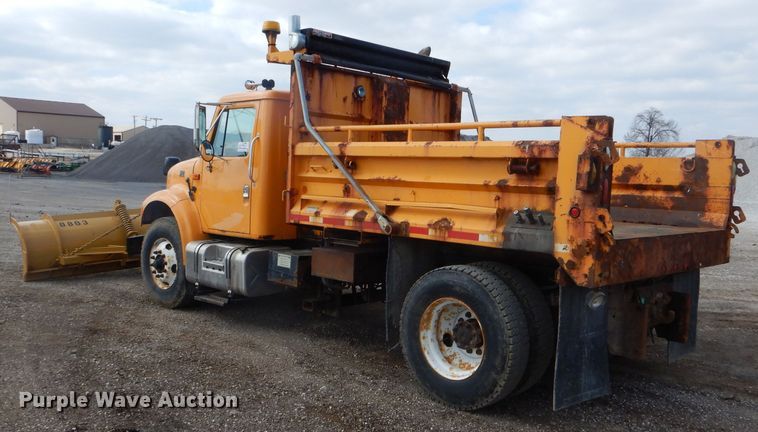 image for item DF3049 2002 International 4900 dump truck