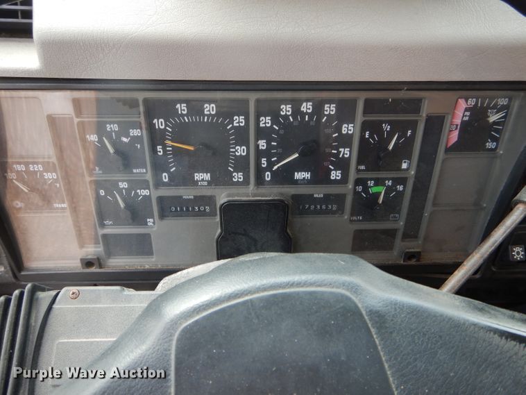 image for item DF3049 2002 International 4900 dump truck