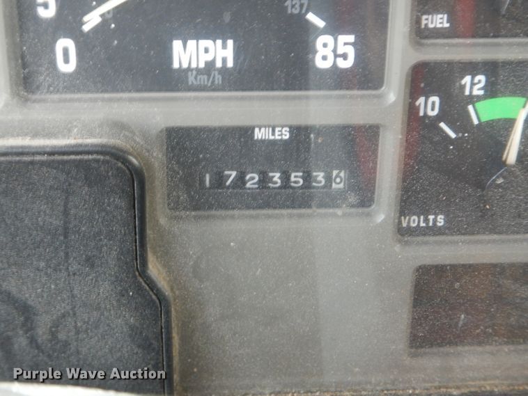 image for item DF3049 2002 International 4900 dump truck