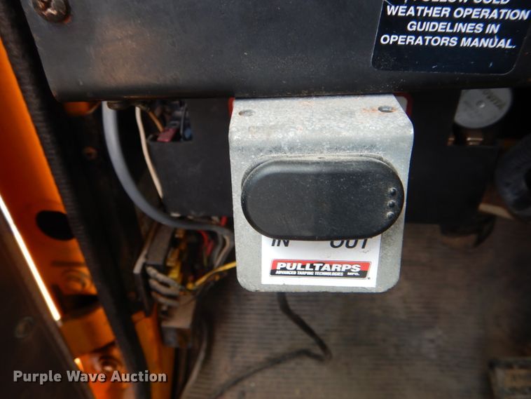 image for item DF3049 2002 International 4900 dump truck