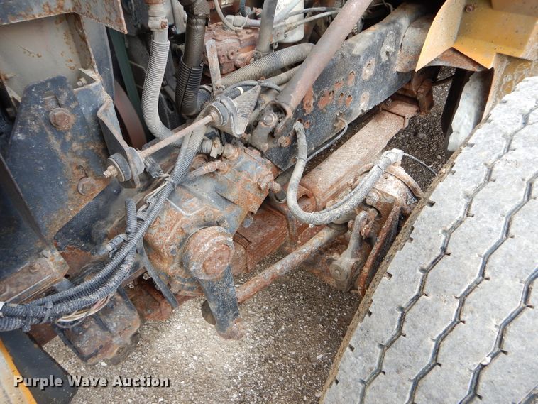 image for item DF3049 2002 International 4900 dump truck