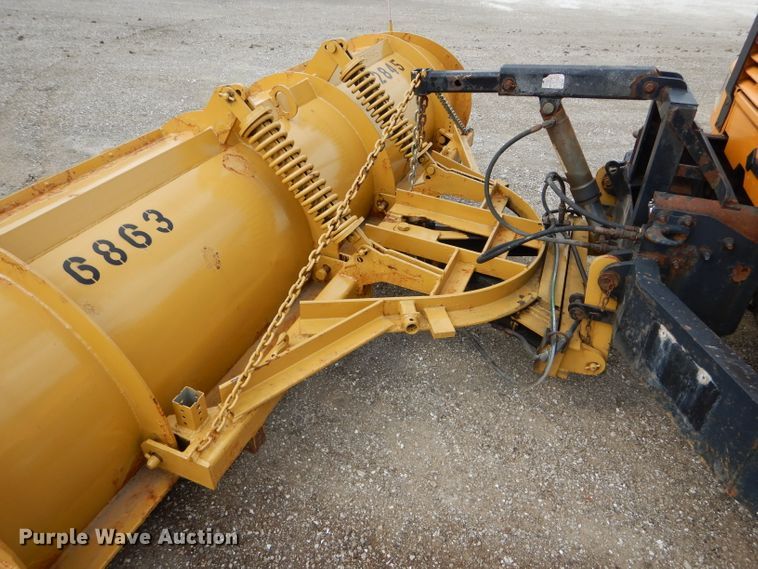 image for item DF3049 2002 International 4900 dump truck