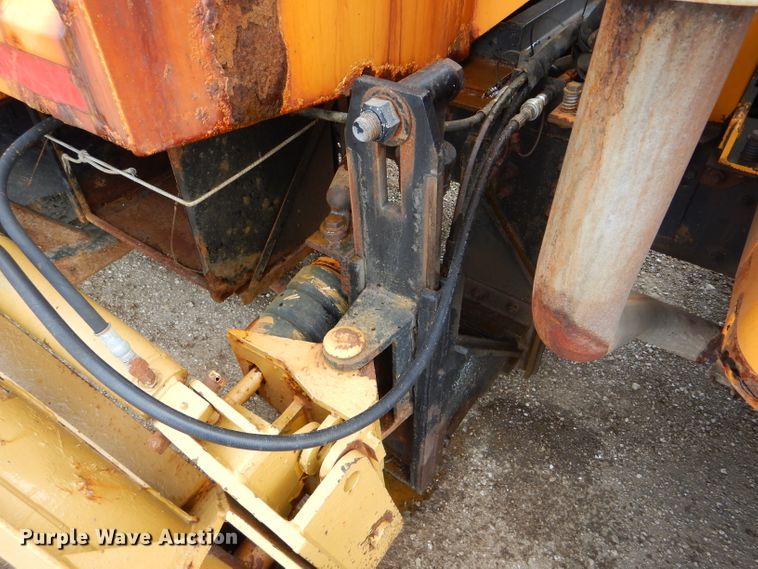 image for item DF3049 2002 International 4900 dump truck