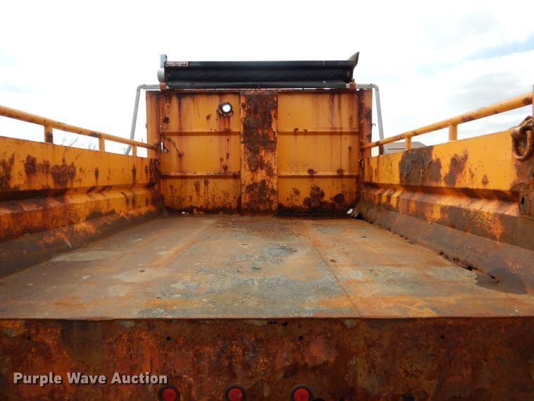 image for item DF3049 2002 International 4900 dump truck