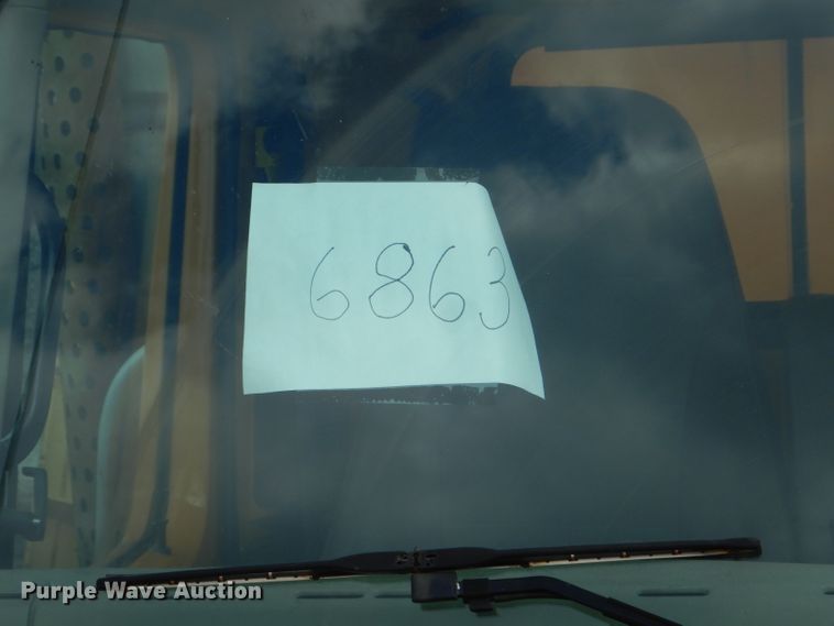 image for item DF3049 2002 International 4900 dump truck