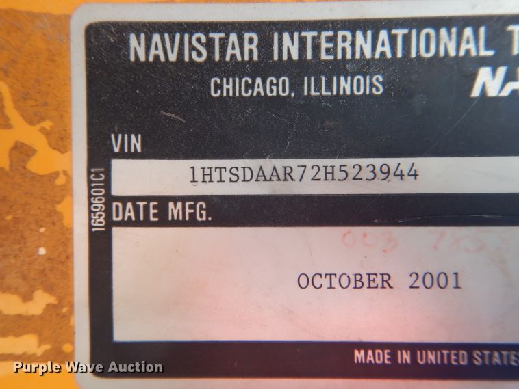 image for item DF3049 2002 International 4900 dump truck