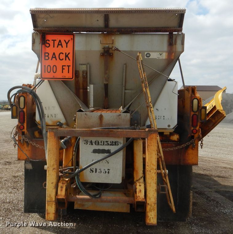 image for item DF3050 2002 International 4900 dump truck