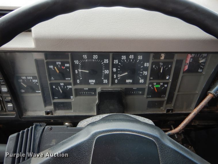 image for item DF3050 2002 International 4900 dump truck