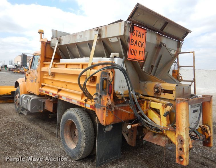 image for item DF3050 2002 International 4900 dump truck