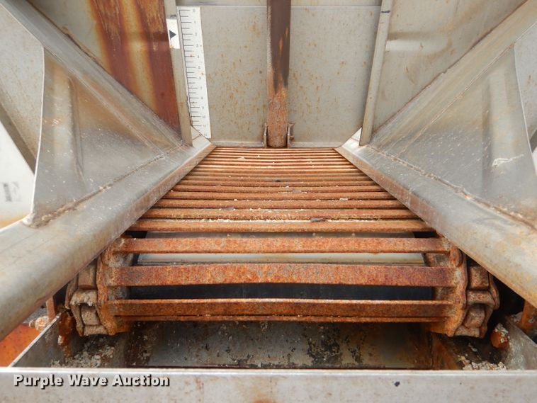 image for item DF3050 2002 International 4900 dump truck