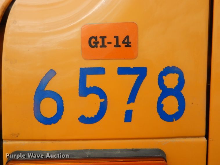 image for item DF3050 2002 International 4900 dump truck