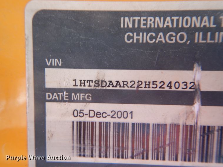 image for item DF3050 2002 International 4900 dump truck