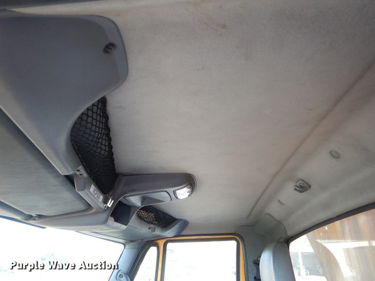 image for item DF3051 2006 International 7400 dump truck