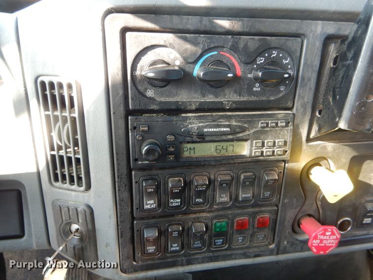 image for item DF3051 2006 International 7400 dump truck