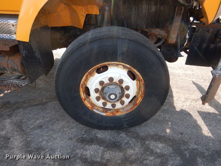 image for item DF3051 2006 International 7400 dump truck