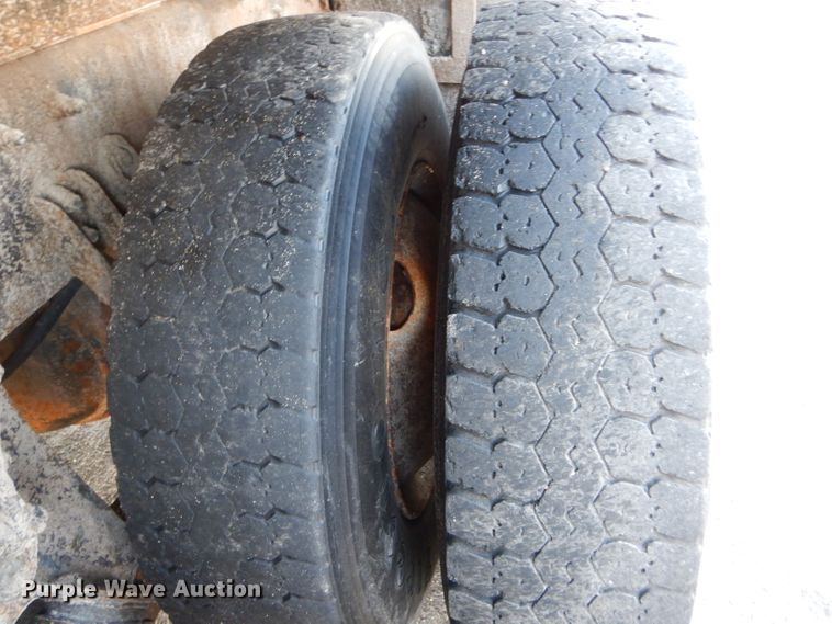 image for item DF3051 2006 International 7400 dump truck