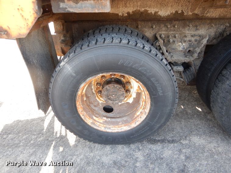 image for item DF3051 2006 International 7400 dump truck