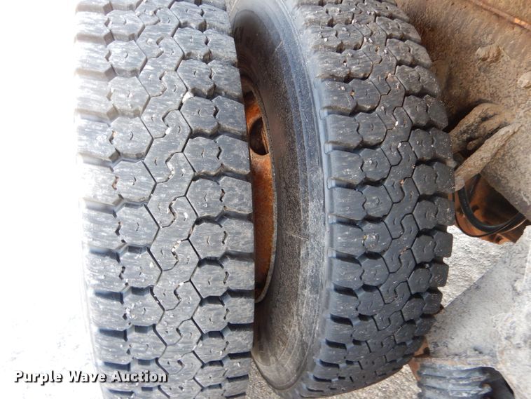 image for item DF3051 2006 International 7400 dump truck