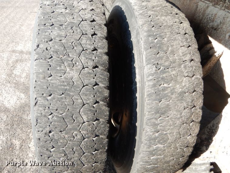 image for item DF3051 2006 International 7400 dump truck