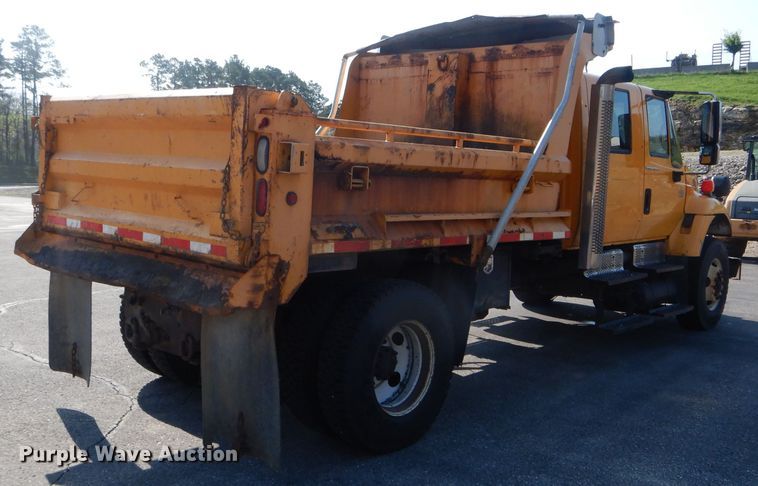 image for item DF3052 2006 International 7400 Crew Cab dump truck