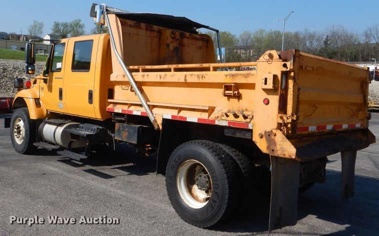 image for item DF3052 2006 International 7400 Crew Cab dump truck