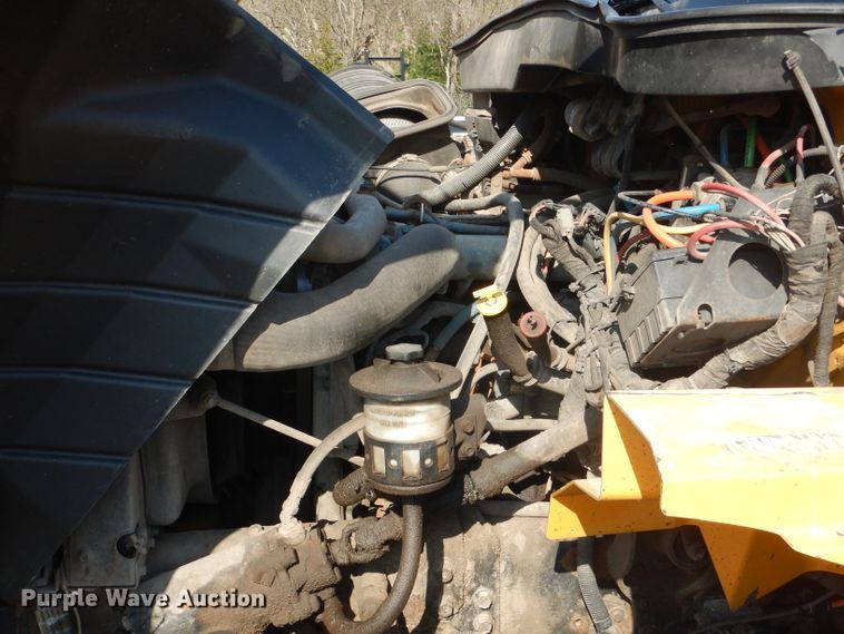 image for item DF3052 2006 International 7400 Crew Cab dump truck