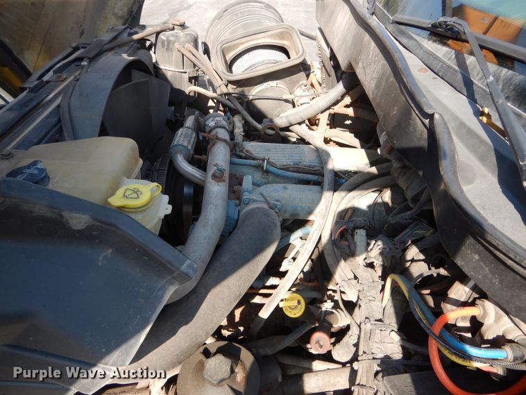 image for item DF3052 2006 International 7400 Crew Cab dump truck