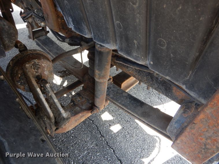 image for item DF3052 2006 International 7400 Crew Cab dump truck