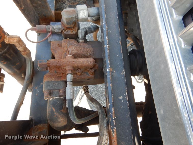 image for item DF3052 2006 International 7400 Crew Cab dump truck