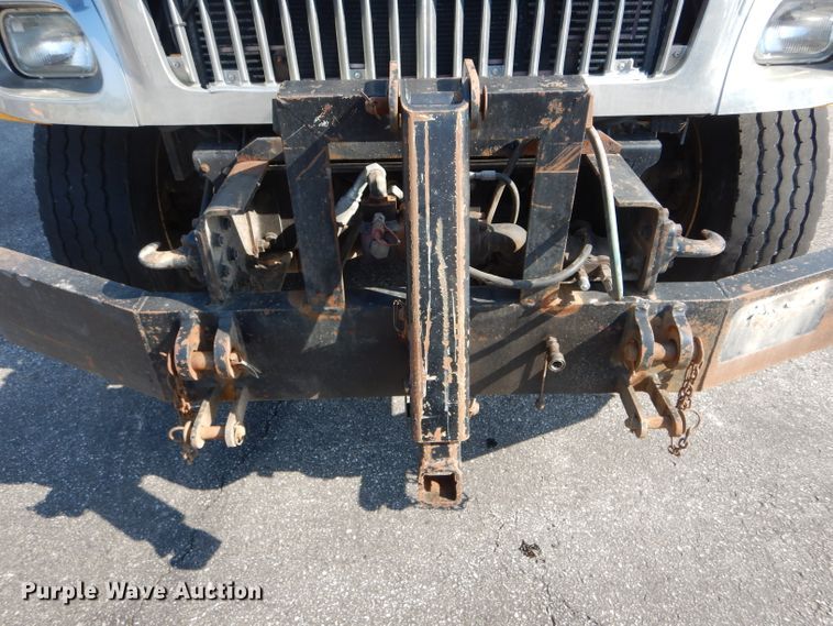 image for item DF3052 2006 International 7400 Crew Cab dump truck