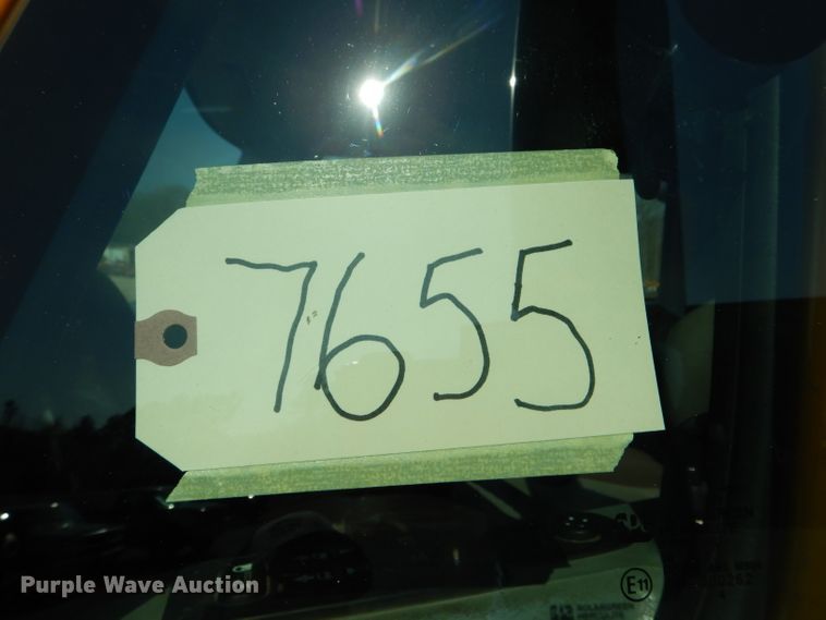 image for item DF3052 2006 International 7400 Crew Cab dump truck