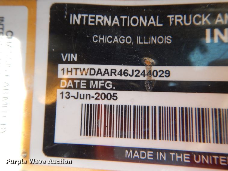 image for item DF3052 2006 International 7400 Crew Cab dump truck