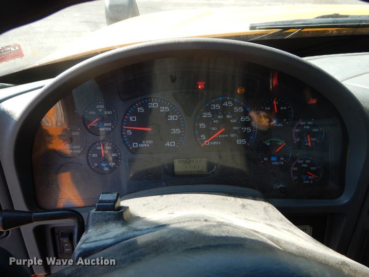 image for item DF3053 2004 International 7400 dump truck