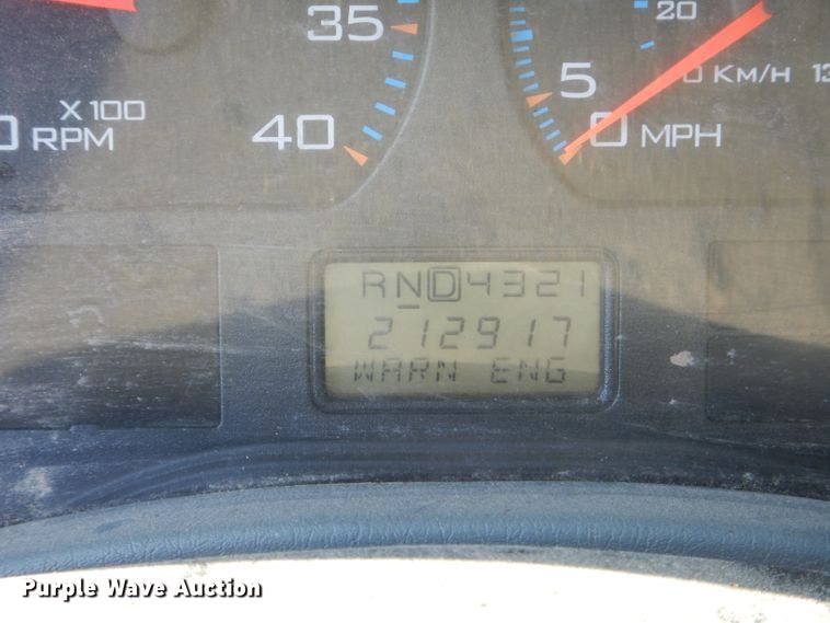 image for item DF3053 2004 International 7400 dump truck