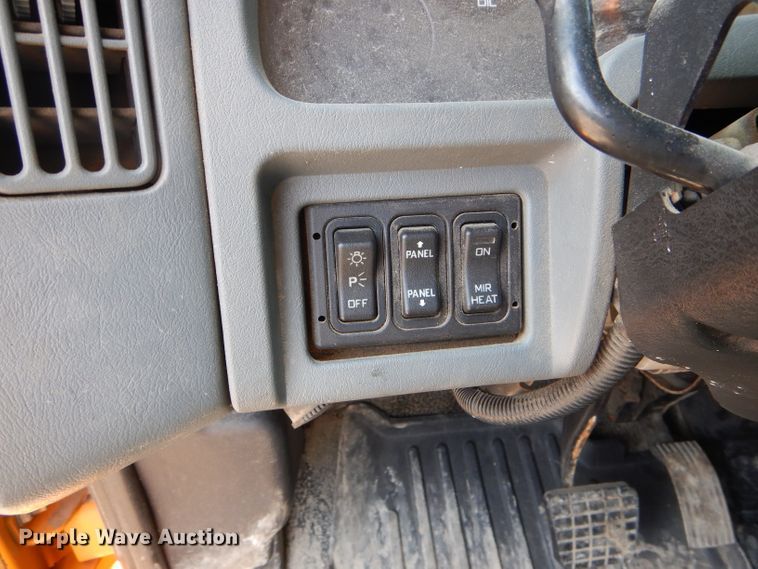 image for item DF3053 2004 International 7400 dump truck