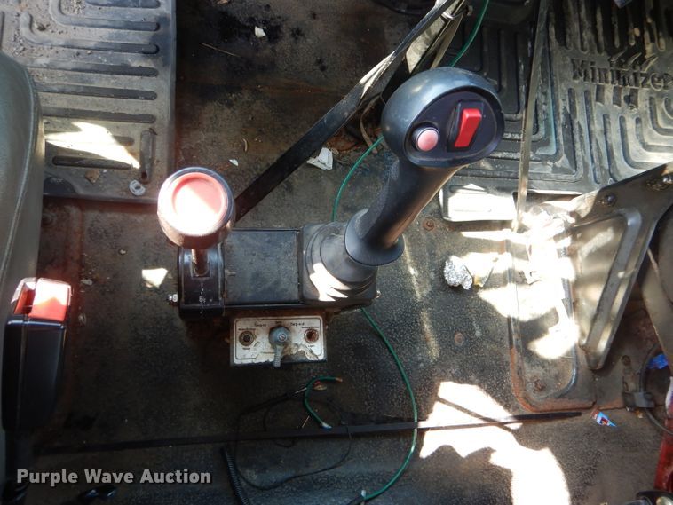 image for item DF3053 2004 International 7400 dump truck