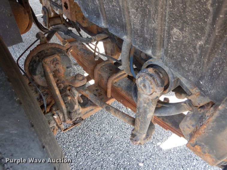 image for item DF3053 2004 International 7400 dump truck