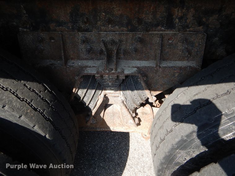 image for item DF3053 2004 International 7400 dump truck