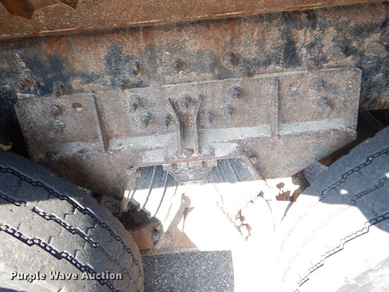 image for item DF3053 2004 International 7400 dump truck