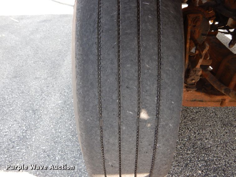 image for item DF3053 2004 International 7400 dump truck