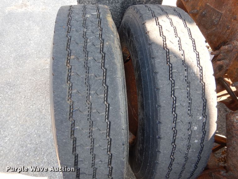 image for item DF3053 2004 International 7400 dump truck