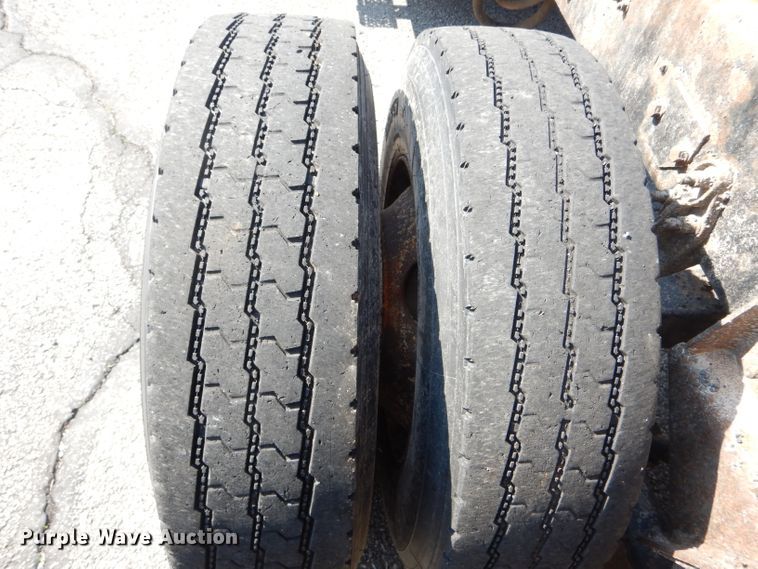 image for item DF3053 2004 International 7400 dump truck