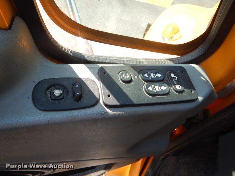 image for item DF3054 2003 International 7400 dump truck