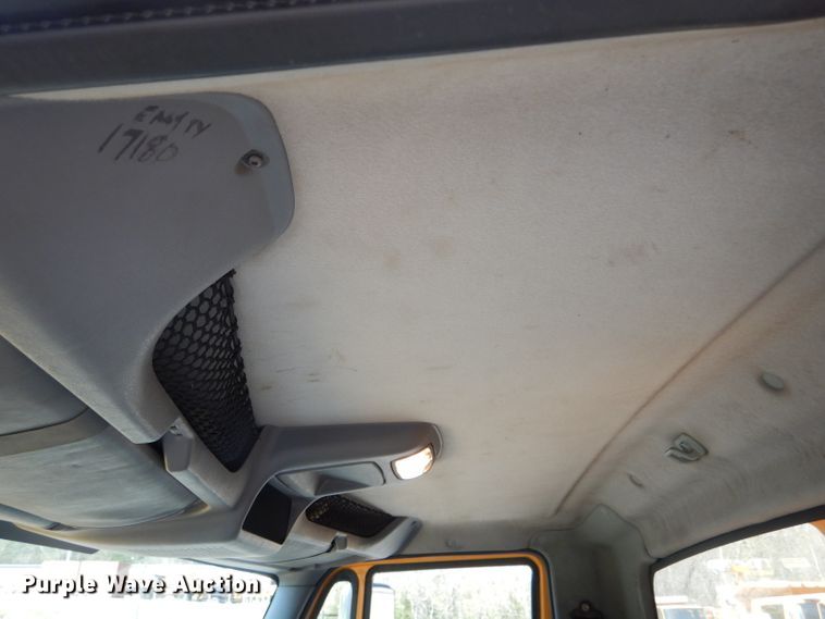 image for item DF3054 2003 International 7400 dump truck