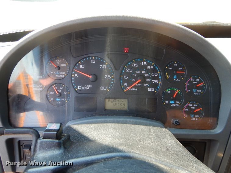 image for item DF3054 2003 International 7400 dump truck