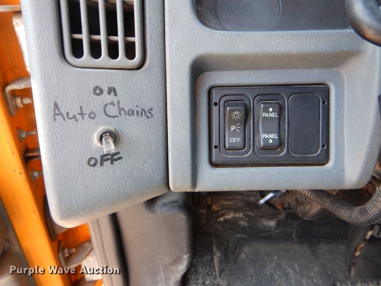 image for item DF3054 2003 International 7400 dump truck