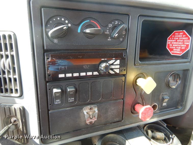 image for item DF3054 2003 International 7400 dump truck